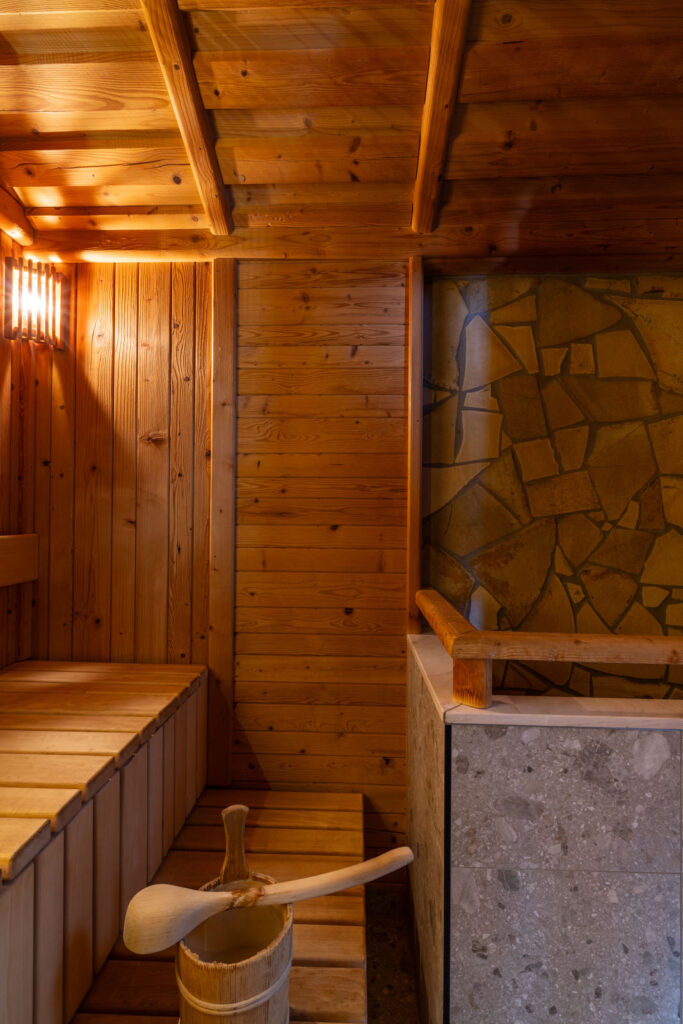 wellness-spa-hotel-kanzler-sauna-almsauna-aufguss